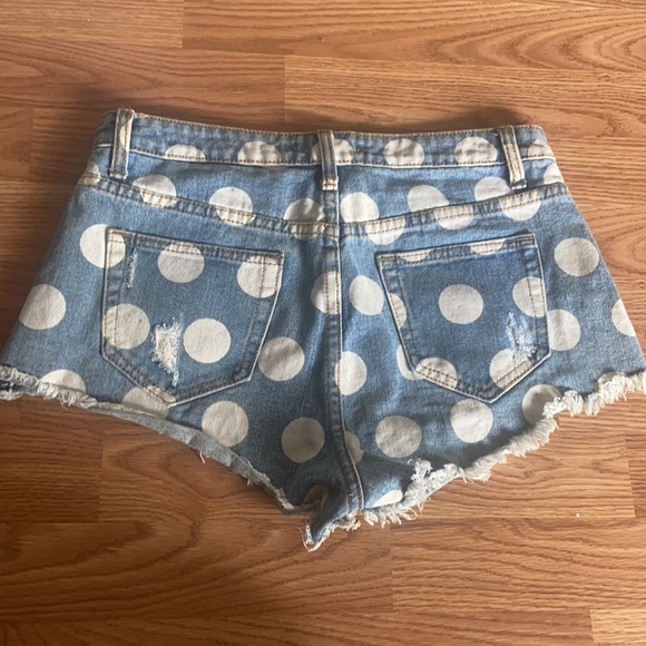 Forever 21 Polk-a-dot denim shorts in size 28 - Picture 3 of 5